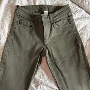 H&M olive green skinny jeans